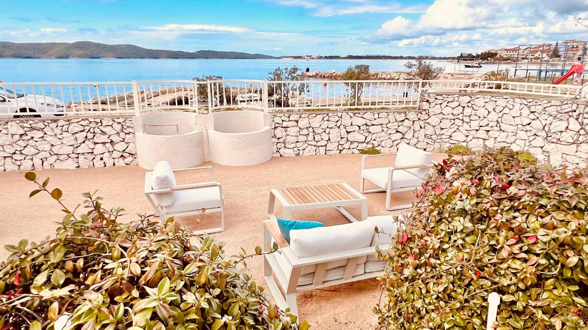 Luxury W Sea Sunset Views Apartment